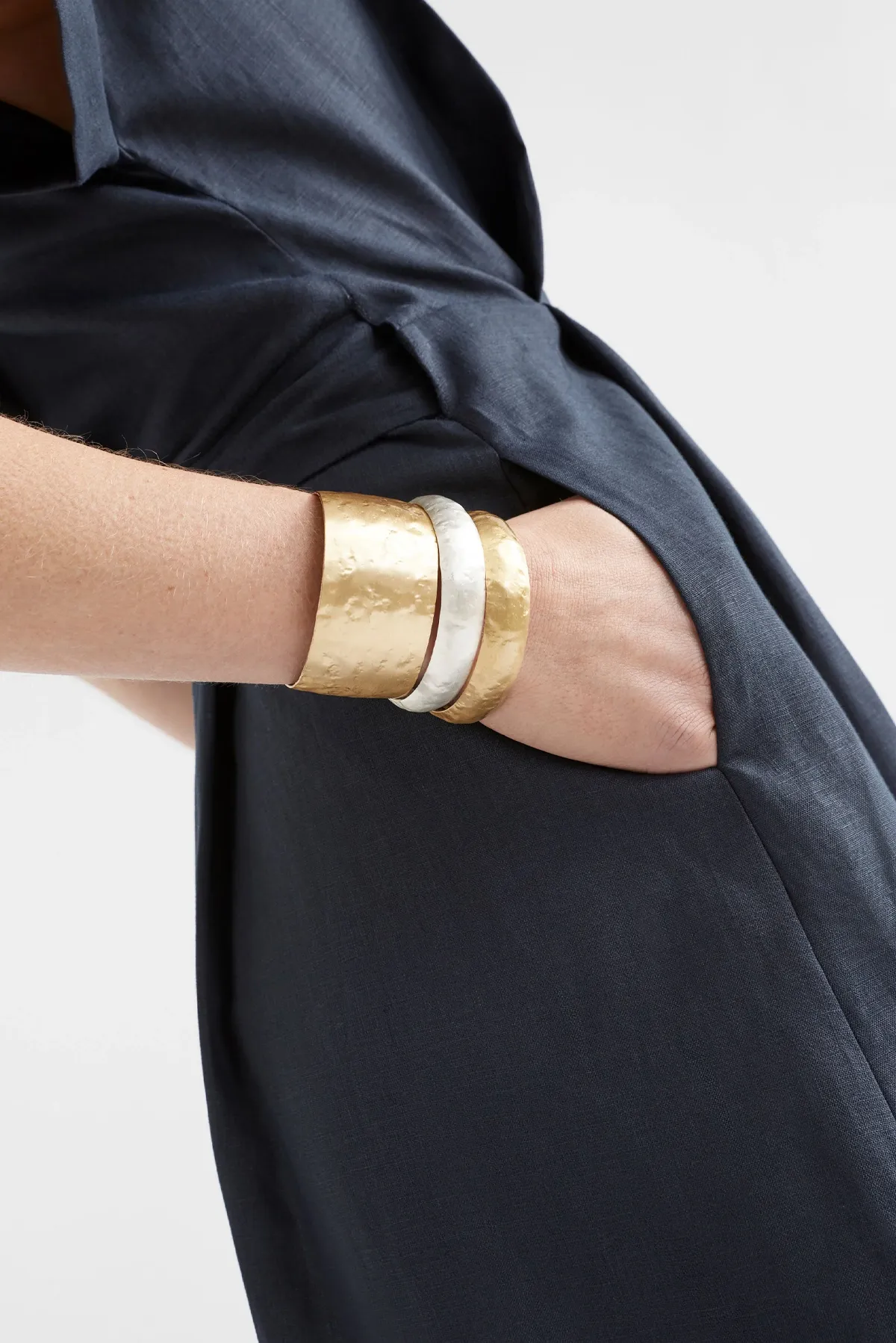 GILD THIN CUFF BANGLE